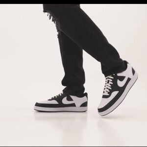 Nike Men's Court Vision  Black and White Sneakers Sz 9.5